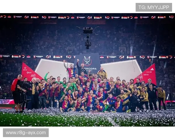 莱万携拉菲尼亚锋线连线火力全开