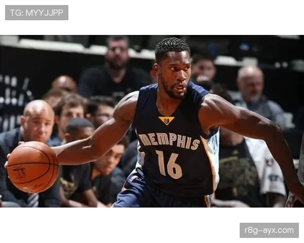 布鲁诺传球视野展现顶级组织能力,持续提升球队进攻效率 布鲁诺传球视野展现顶级组织能力,持续提升球队进攻效率