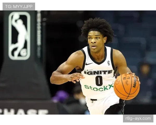 华莱士篮下强攻提高效率，挡拆进攻显著拉开火箭内线空间